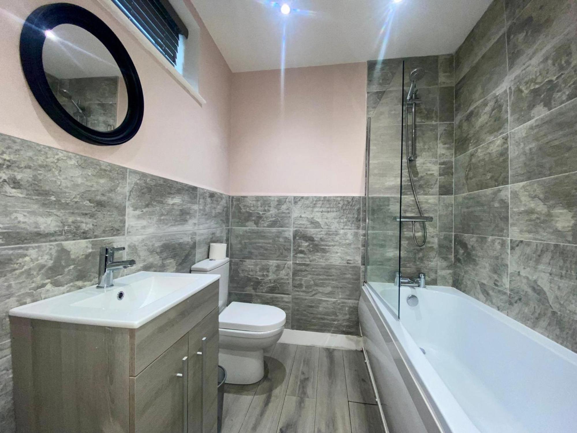 4 * Manchester